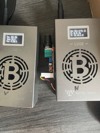 NEGOCIABLE
Mini Asic Lucky Miner LV06 500 GH/s 