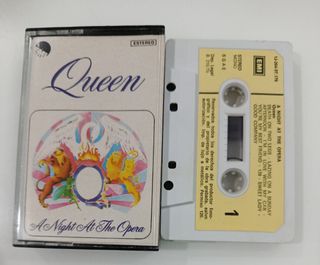 QUEEN - A Night At The Opera Cassette Cinta