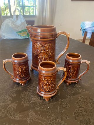 Juego Jarra y Vasos Antiguos Marrones. URGE VENTA