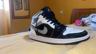 Jordan 1 Mid Talla 41 Negro Blanco