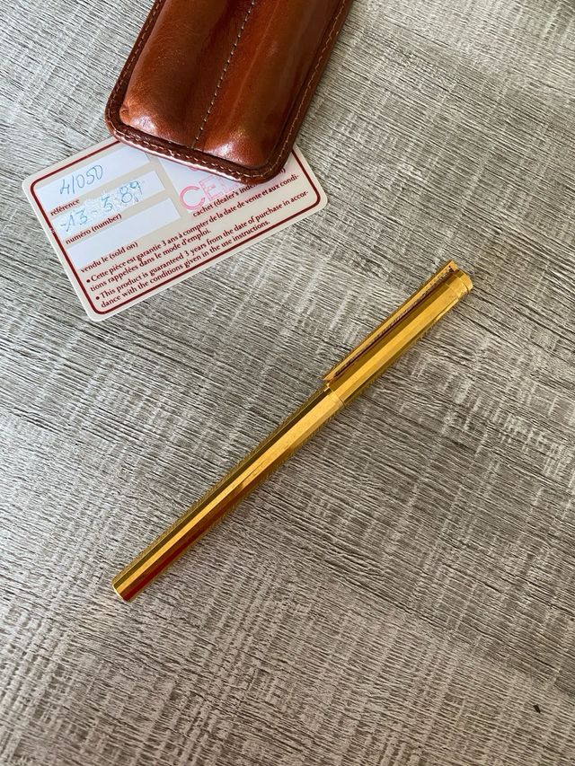 Pluma Estilográfica S.T. Dupont París Dorada