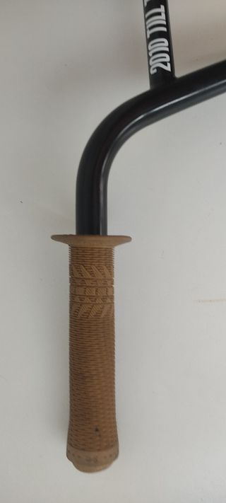 Manillar BMX Cult Hawk + puños fly