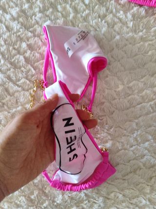 Bikini Rosa con Cadena Dorada Talla S
