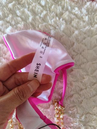 Bikini Rosa con Cadena Dorada Talla S