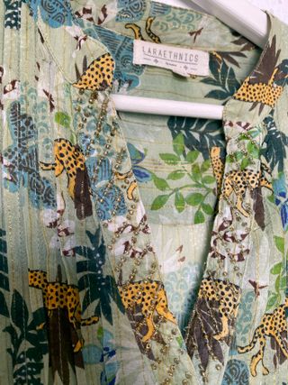 Túnica con estampado tropical de Lara Ethnics