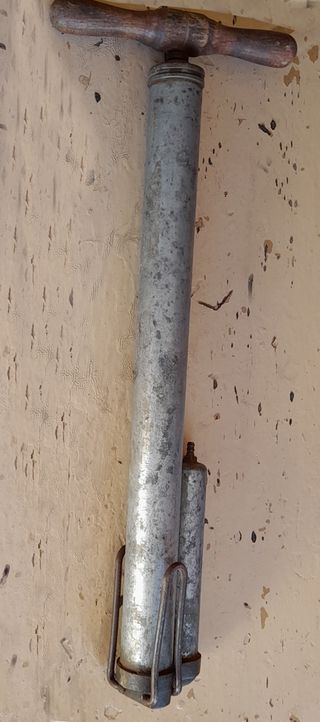 Bomba de Aire Antigua Metal Galvanizado