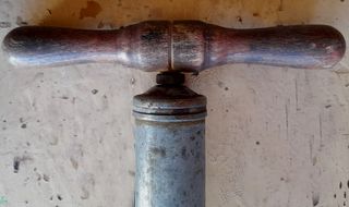 Bomba de Aire Antigua Metal Galvanizado