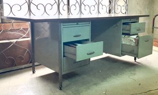 Escritorio metálico industrial