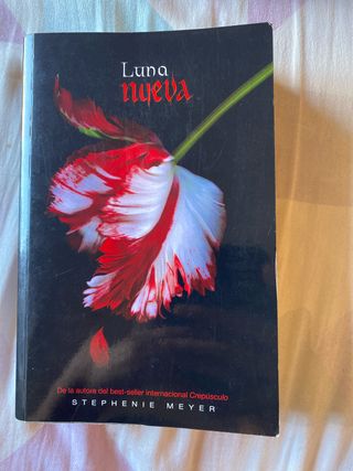 Luna nueva (Saga Crepúsculo 2)
