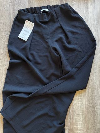 Pantalón fluido Zara pinzas negro XS