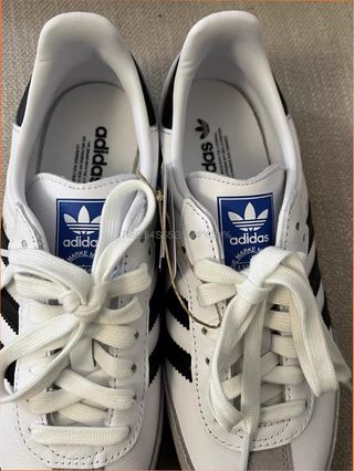 Sneakers hombre negras y blancas de moda