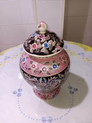 Tibor chino de cerámica esmaltada.