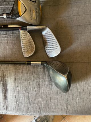 4 Palos de golf y bolsa WILSON 