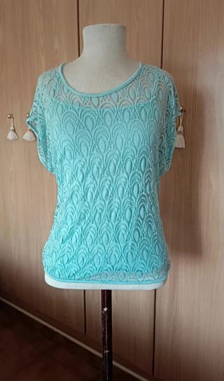 Camiseta doble azul claro de encaje