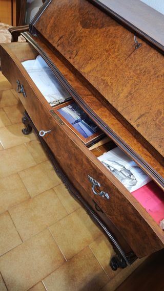 Cómoda antigua de madera