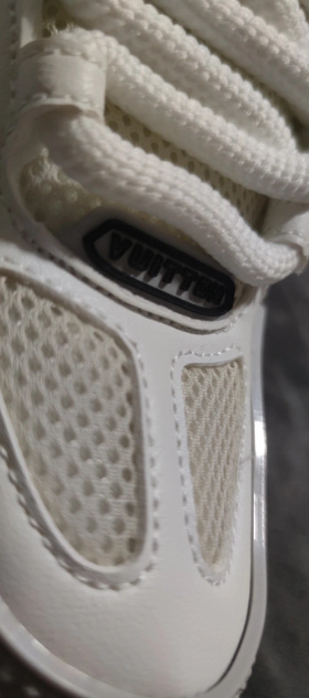 Louis Vuitton Skate Grises y Blancas