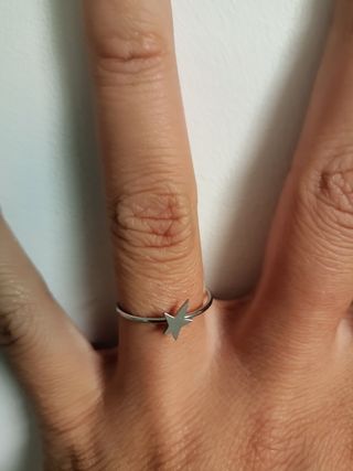 Anillo de acero con estrella