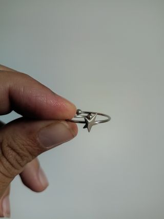 Anillo de acero con estrella