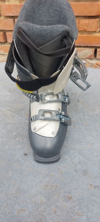 Esquís Rossignol X-Fight con bastones y botas