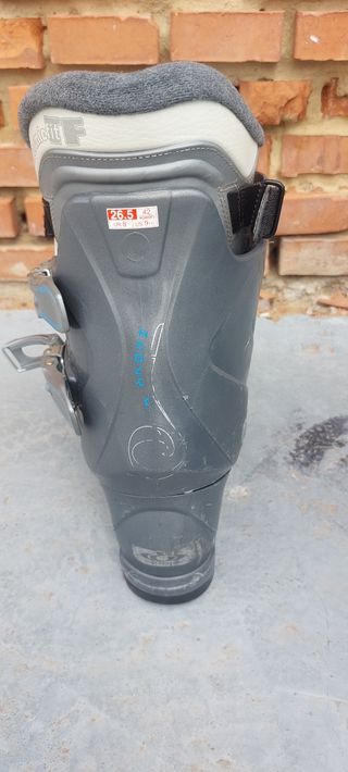 Esquís Rossignol X-Fight con bastones y botas