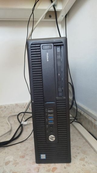 Ordenador sobre mesa
PC HP ProDesk 600 G2 SFF. 