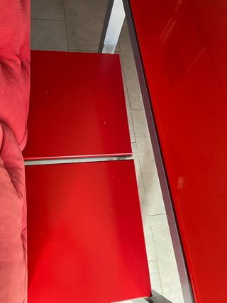 Tavolo rosso e 2 sedie inox