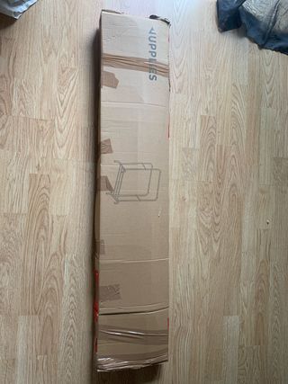 Perchero Metálico con Ruedas