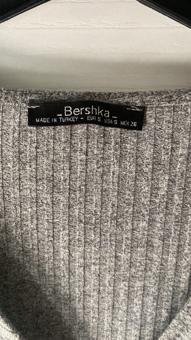 Vestido Bershka gris