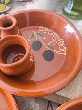 Piatti e ciotole in terracotta 