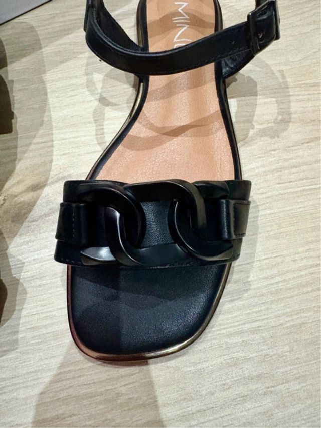 Sandali neri in pelle