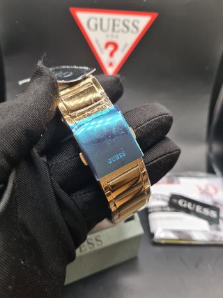 Reloj Guess Dorado