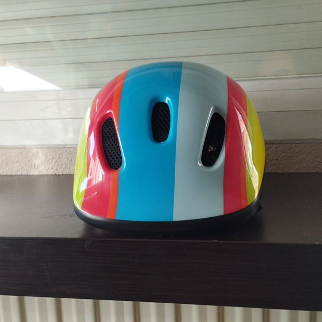 Casco infantil multicolor