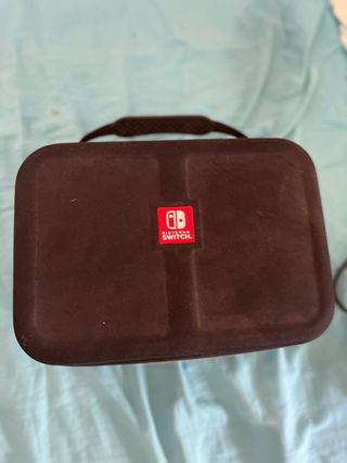 Nintendo Switch con accesorios