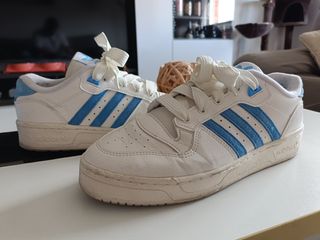 Zapatillas Adidas Rivalry Low Blancas y Azules
