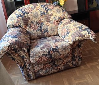 Sillón floreado para sala de estar o salón