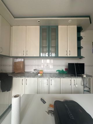 Cocina completa verde y blanca