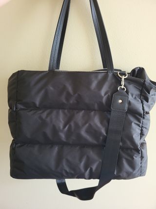 Bolso shopper negro acolchado con cremalleras. Nue