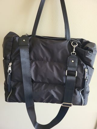 Bolso shopper negro acolchado con cremalleras. Nue