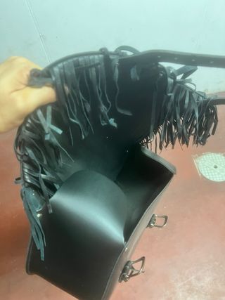 Alforjas de piel para moto con flecos