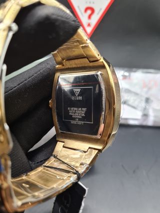 Reloj Guess Dorado y Negro