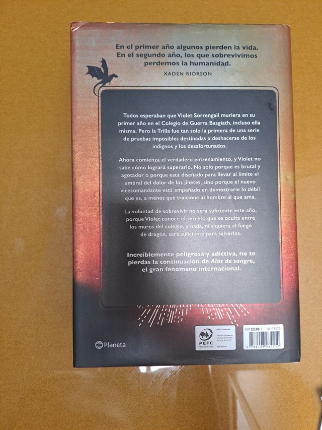 Alas de hierro (Empíreo 2)