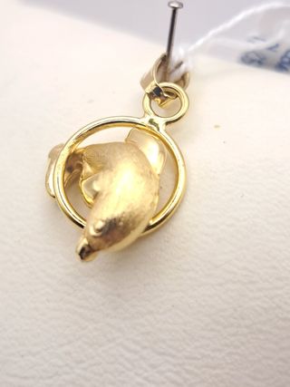 Colgante de oro 18K con delfín