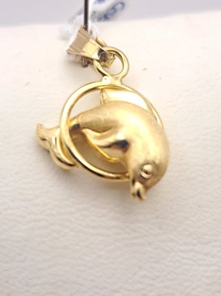 Colgante de oro 18K con delfín