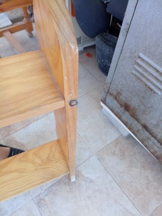 Estantería de madera