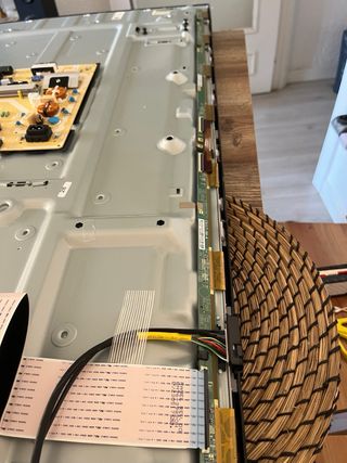 Componentes internos TV Samsung 75 pulgadas