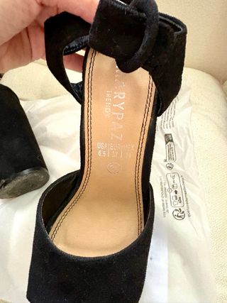 Zapatos de tacón negros