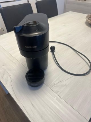 Cafetera Nespresso Vertuo Pop Negra