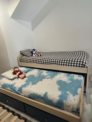 Cama nido beige y azul