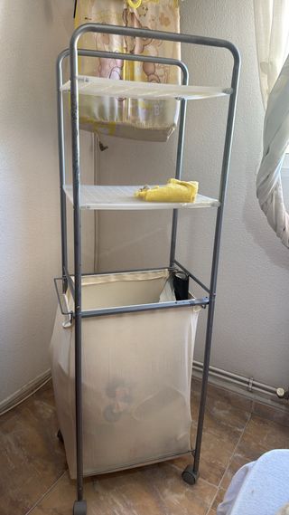 Mueble para Baño o habitación con Cesta y Ruedas