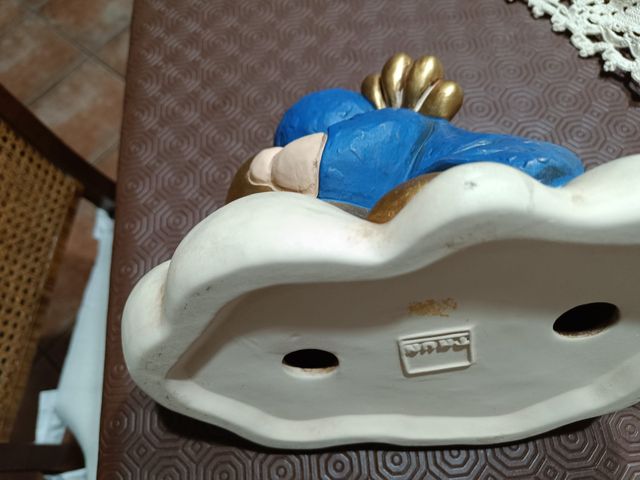 Thun angelo su nuvola grande